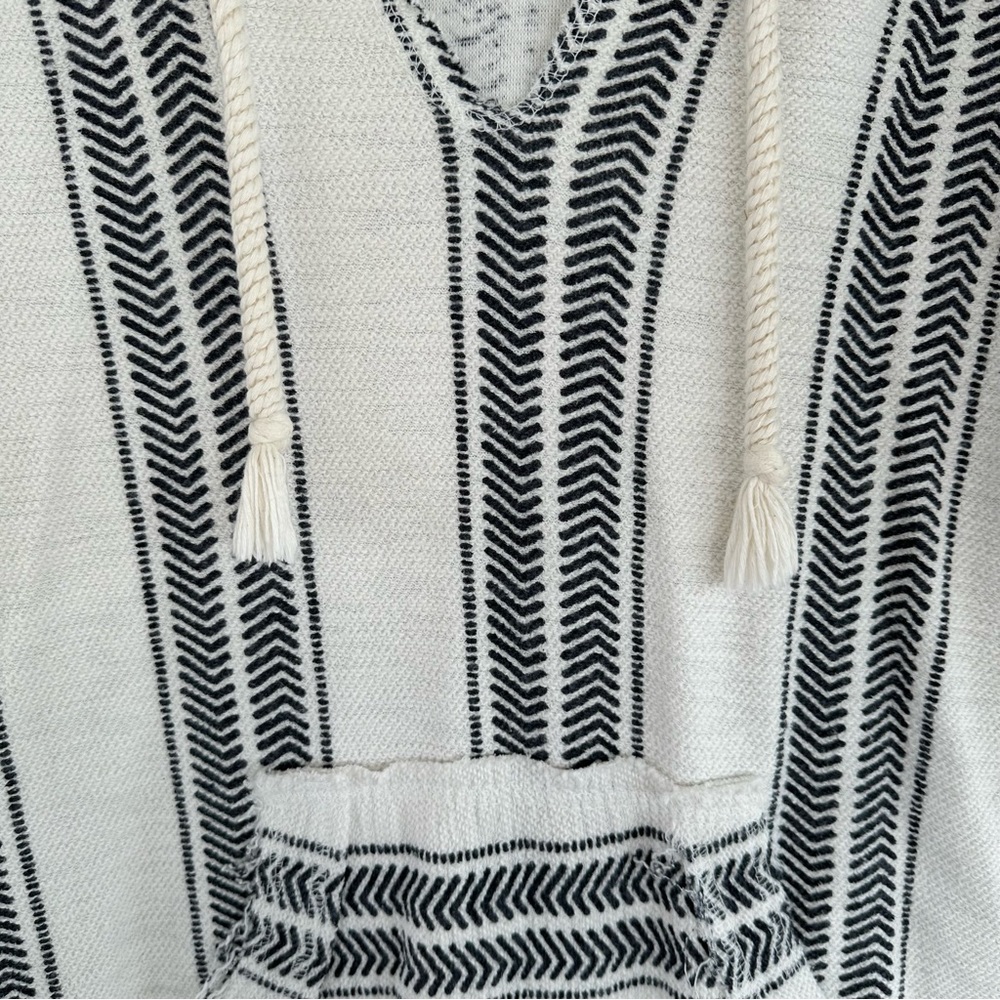 Ocean Drive Baja Beach Hoodie Striped Sweater V-Neck Long Sleeve Size Small - Picture 3 of 5